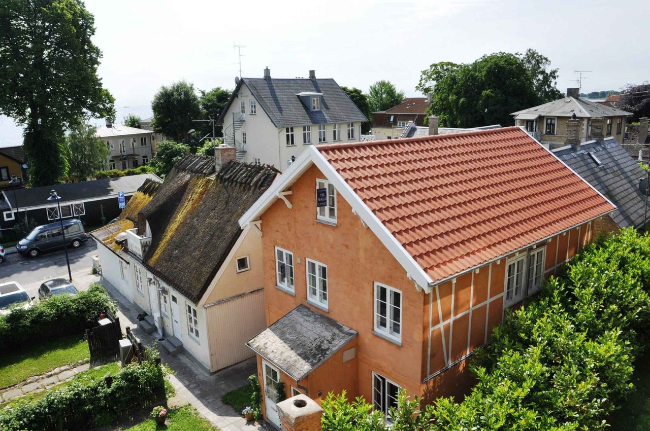 image 01