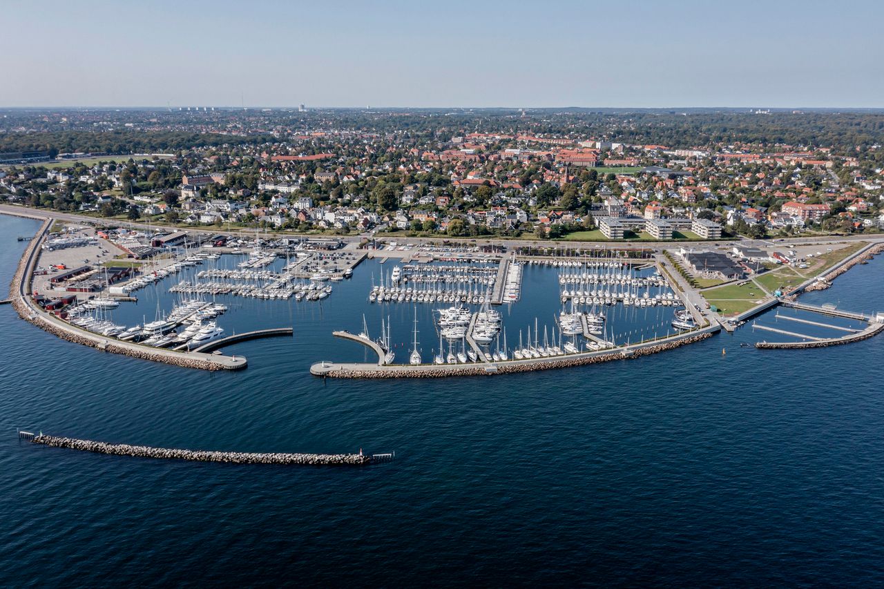image 02